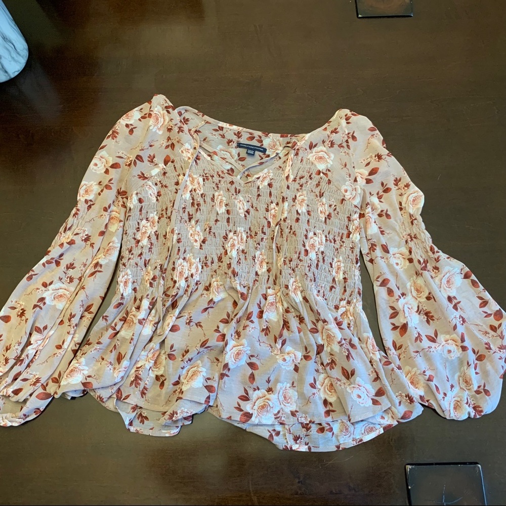 American eagle pale pink floral blouse with roses